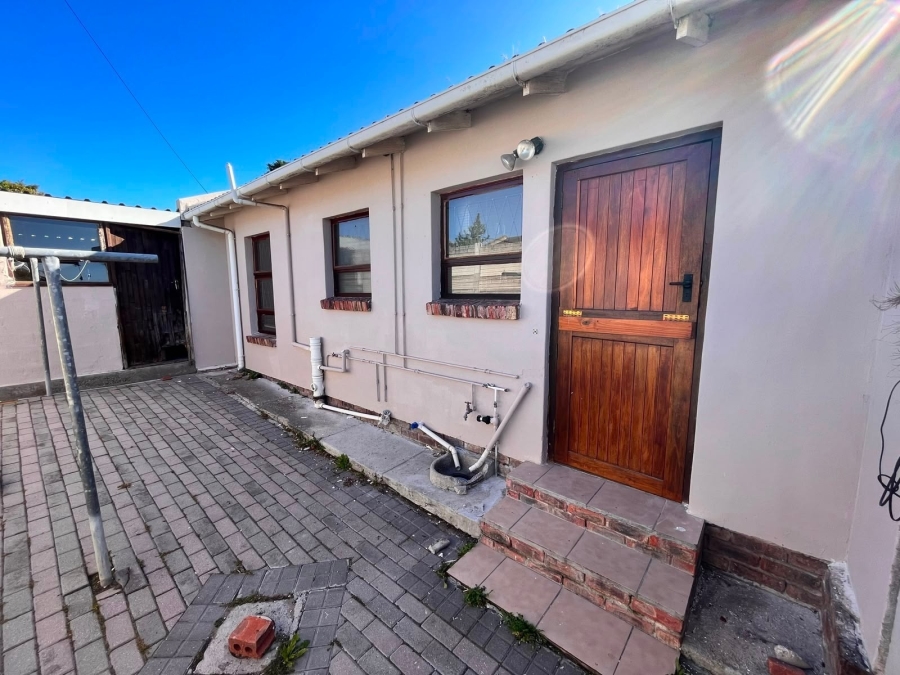 To Let 2 Bedroom Property for Rent in Sherwood Eastern Cape